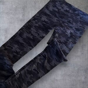Spanx Look at me Now leggings: Camo size Medium